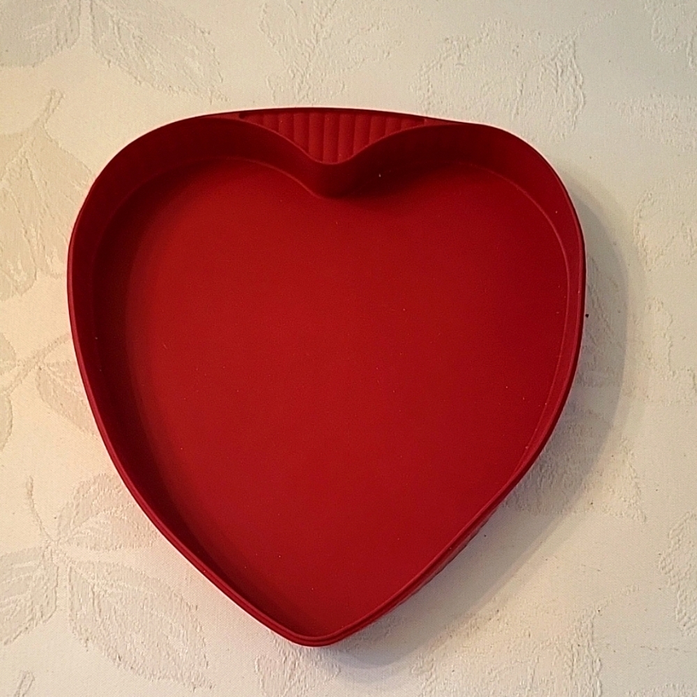 NEW  Red Heart-Shaped ❤️ Silicone Bakeware Mold